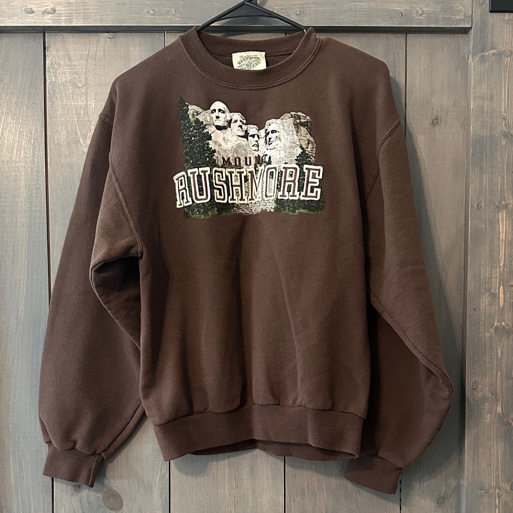 Vintage Mount Rushmore Graphic Crewneck Sweatshirt